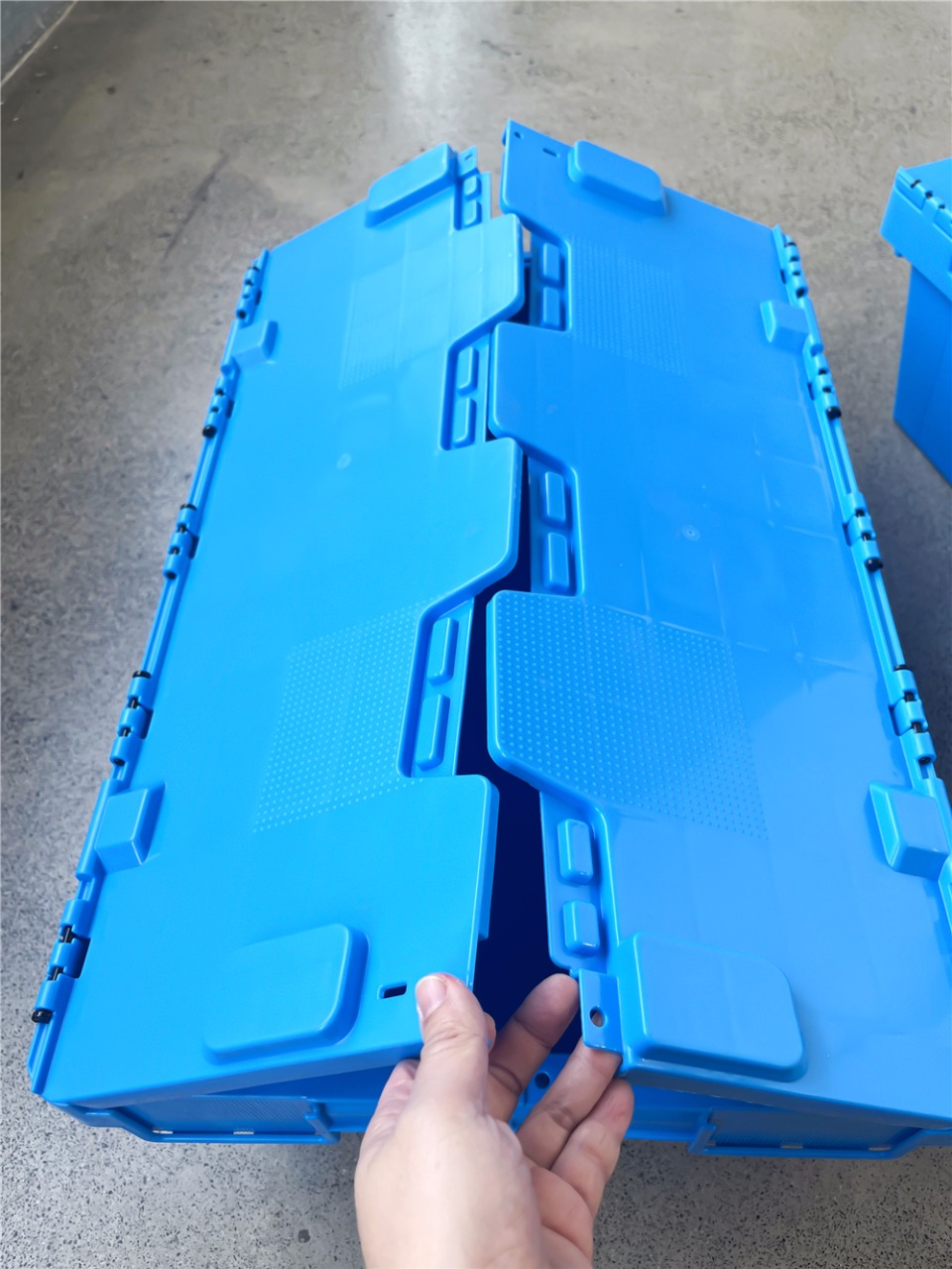 QUANYUN Large Plastic Storage Crate CX6040225C